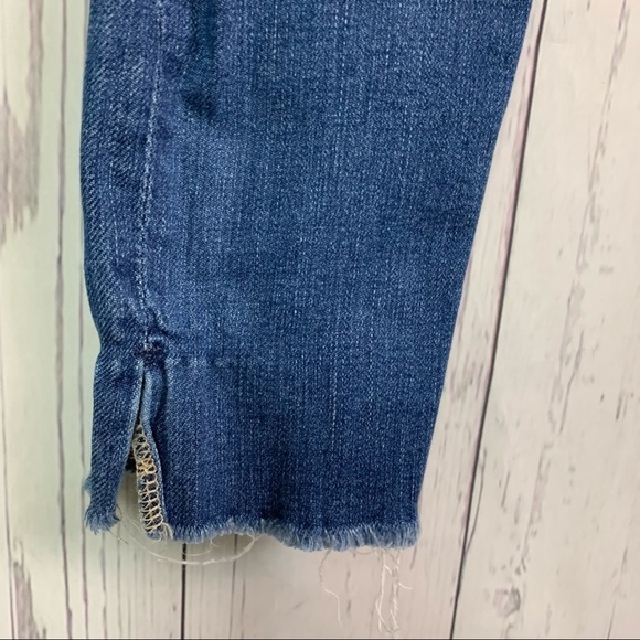 AG Distressed High Rise Farrah Skinny Ankle - Picture 2 of 13